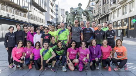 Varios aficionados al running disfrutaron de una charla y ejercicios con el medallista olímpico.