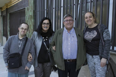 El Albergue que Anfas tiene en Estella celebró la apertura de la nueva temporada con una pequeña fiesta y ya está disponible para todos aquellos que quieran hacer uso de sus instalaciones, especialmente los peregrinos en su camino hacia Santiago. El servicio es atendido por personas con discapacidad intelectual.