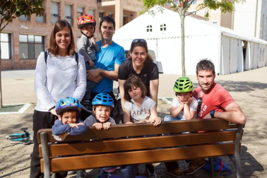 Con 24 años a sus espaldas, el Festival Internacional de Títeres de Barañáin es una de las apuestas más interesantes del panorama cultural de Navarra. Este año, la cita se desarrolló del  4 al 6 de mayo, con la presencia de compañías llegadas de diferentes países y otras actividades paralelas como exposiciones en la Casa de Cultura, centros educativos y comercios de la localidad, sesiones con escolares de Barañáin, concursos de creación de títeres y sus historias, etc.