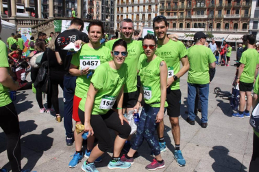 La AECC (Asociación Española Contra el Cáncer) convocó la quinta edición de la carrera popular con la que se recogen fondos para apoyar la investigación de esta enfermedad. Con cuatro mil inscripciones registradas, este evento deportivo, festivo y solidario batió su récord de participación.