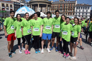 La AECC (Asociación Española Contra el Cáncer) convocó la quinta edición de la carrera popular con la que se recogen fondos para apoyar la investigación de esta enfermedad. Con cuatro mil inscripciones registradas, este evento deportivo, festivo y solidario batió su récord de participación.