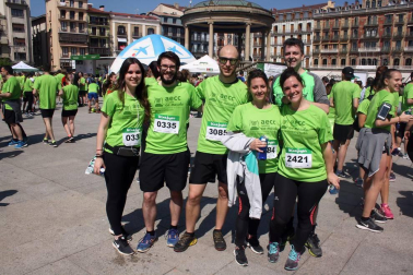 La AECC (Asociación Española Contra el Cáncer) convocó la quinta edición de la carrera popular con la que se recogen fondos para apoyar la investigación de esta enfermedad. Con cuatro mil inscripciones registradas, este evento deportivo, festivo y solidario batió su récord de participación.