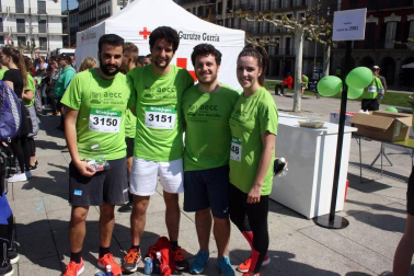 La AECC (Asociación Española Contra el Cáncer) convocó la quinta edición de la carrera popular con la que se recogen fondos para apoyar la investigación de esta enfermedad. Con cuatro mil inscripciones registradas, este evento deportivo, festivo y solidario batió su récord de participación.