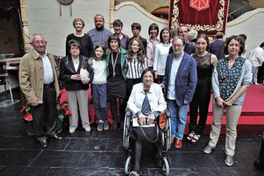 Por su ejemplo de “esfuerzo, constancia, emprendimiento y superación”.  Así explicó el sábado la presidenta del Gobierno de Navarra, Uxue Barkos, la concesión de la Cruz de Carlos III el Noble.