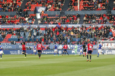 Fotos del Osasuna 2- 1 Oviedo del partido disputado en El Sadar.