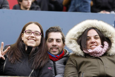 Fotos del búscate en la grada del Osasuna 2 - 1 Oviedo