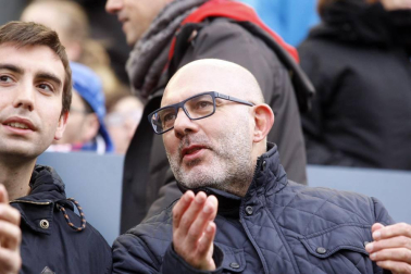 Fotos del búscate en la grada del Osasuna 2 - 1 Oviedo