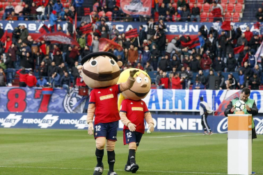 Fotos del búscate en la grada del Osasuna 2 - 1 Oviedo