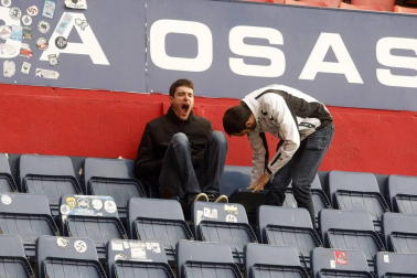 Fotos del búscate en la grada del Osasuna 2 - 1 Oviedo