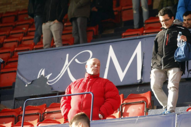 Fotos del búscate en la grada del Osasuna 2 - 1 Oviedo