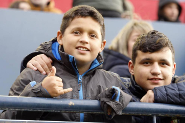 Fotos del búscate en la grada del Osasuna 2 - 1 Oviedo
