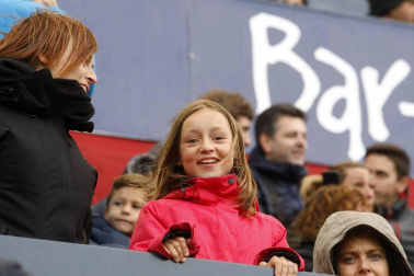Fotos del búscate en la grada del Osasuna 2 - 1 Oviedo