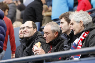 Fotos del búscate en la grada del Osasuna 2 - 1 Oviedo
