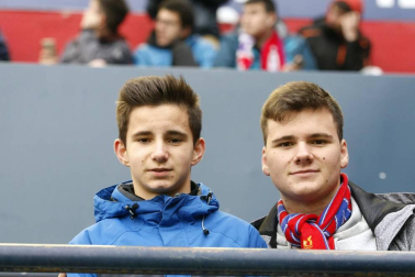 Fotos del búscate en la grada del Osasuna 2 - 1 Oviedo
