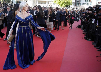 Cate Blanchett y la veterana realizadora francesa Agnès Varda, más de 80 mujeres de todos los ámbitos del cine desfilaron este sábado por la mítica alfombra roja del Festival de Cannes para reafirmar su presencia en la industria del cine