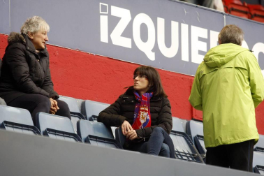 Fotos del búscate en la grada del Osasuna 1-1 Oviedo