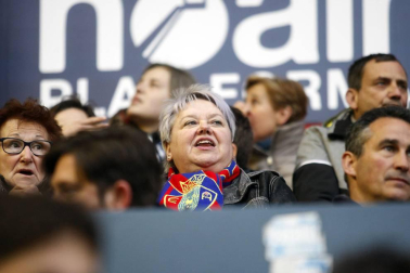 Fotos del búscate en la grada del Osasuna 1-1 Oviedo
