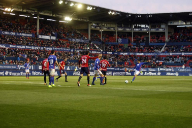 Fotos del partido Osasuna 2- 1 Oviedo disputado en El Sadar este sábado.