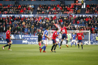 Fotos del partido Osasuna 2- 1 Oviedo disputado en El Sadar este sábado.