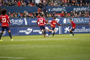 Fotos del partido Osasuna 2- 1 Oviedo disputado en El Sadar este sábado.