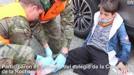 Simulacro de cómo evacuar un autobús escolar en Pamplona