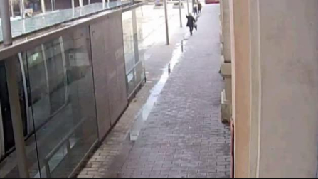 Detenido en Barcelona por robar de manera violenta a varias mujeres