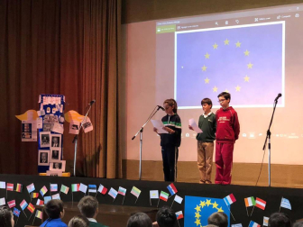 Mikel Irujo, el delegado del Gobierno de Navarra en Europa, fue el encargado de inaugurar y clausurar el evento.