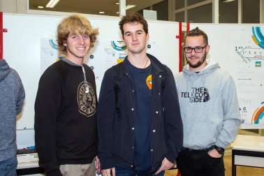 La biblioteca de la Universidad Pública de Navarra acogió la edición 2018 del 'Arduino day', un evento organizado por la Asociación de Electrónica, junto con el apoyo de la comunidad universitaria, en el que se puso en marcha una jornada abierta de proyectos electrónicos (Arduino day & Aniversario i2tec). Se trata de una experiencia de carácter internacional en el que los participantes cuentan y comparten experiencias y conocimientos gracias a plataformas open-source.
