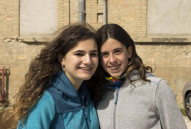 Cinco asociaciones con fines solidarios -Asociación Síndrome Apert, Asociación Luciérnaga, Asociación Anapku, Anfas Estella y Gerna (Grupo de Enfermedades Raras o poco frecuentes de Navarra)- fueron las protagonistas de la cuarta edición de la carrera solidaria de Allo. Una prueba con diferentes distancias apta para todos los públicos y que se convirtió en una fiesta con la celebración a posteriori de una comida y un sorteo de regalos.