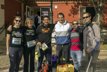 Cinco asociaciones con fines solidarios -Asociación Síndrome Apert, Asociación Luciérnaga, Asociación Anapku, Anfas Estella y Gerna (Grupo de Enfermedades Raras o poco frecuentes de Navarra)- fueron las protagonistas de la cuarta edición de la carrera solidaria de Allo. Una prueba con diferentes distancias apta para todos los públicos y que se convirtió en una fiesta con la celebración a posteriori de una comida y un sorteo de regalos.