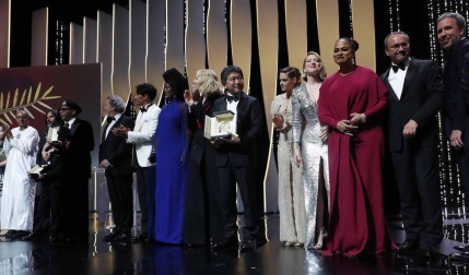 Varias fotos de los asistentes al fin del Fesival de Cannes de este año y de la ceremonia final