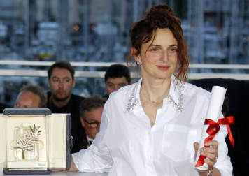 Varias fotos de los asistentes al fin del Fesival de Cannes de este año y de la ceremonia final