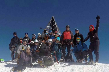 El subteniente de la Guardia Civil Francisco Valero, responsable del Greim en Navarra durante dos décadas, amplió su labor humanitaria como voluntario en Nepal, donde pereció. Su vida fue un ejercicio de desprendimiento