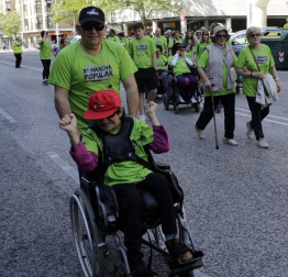 Imágenes de la primera carrera solidaria organizada en Pamplona por Adacen y Aspace Navarra el pasado domingo, 20 de mayo, con el objetivo de dar visibilidad a las personas con discapacidad.