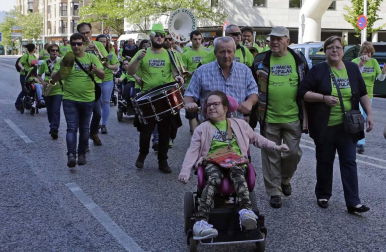 Imágenes de la primera carrera solidaria organizada en Pamplona por Adacen y Aspace Navarra el pasado domingo, 20 de mayo, con el objetivo de dar visibilidad a las personas con discapacidad.