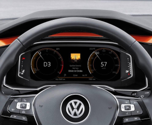 La marca alemana de automóviles Volkswagen ha iniciado la comercialización de la sexta generación de su modelo Polo, fabricado en la planta de Landaben, y que se comercializa de serie con cuatro puertas y con el sistema Front Assit con asistente de frenada de emergencia en ciudad y detección de peatones.