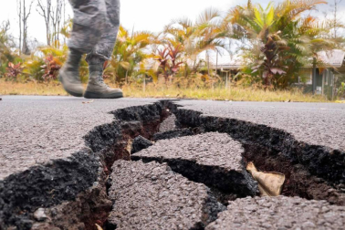 Una central geotérrmica de las islas Hawái está amenazada por la lava del volcán Kilauea.