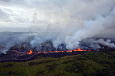 Una central geotérrmica de las islas Hawái está amenazada por la lava del volcán Kilauea.