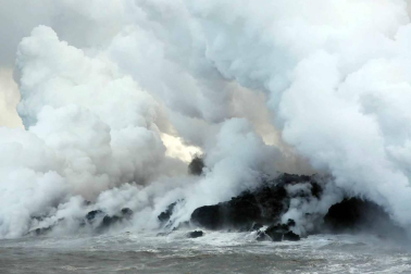 Una central geotérrmica de las islas Hawái está amenazada por la lava del volcán Kilauea.