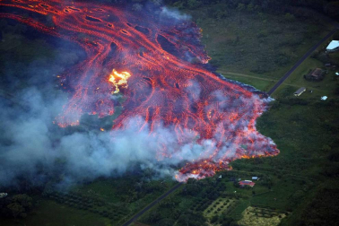 Una central geotérrmica de las islas Hawái está amenazada por la lava del volcán Kilauea.