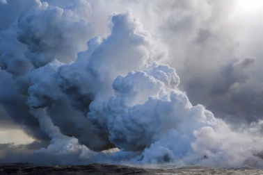 Una central geotérrmica de las islas Hawái está amenazada por la lava del volcán Kilauea.
