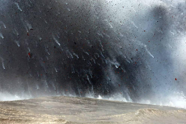 Una central geotérrmica de las islas Hawái está amenazada por la lava del volcán Kilauea.