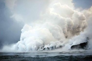 Una central geotérrmica de las islas Hawái está amenazada por la lava del volcán Kilauea.