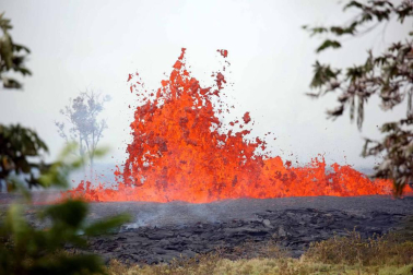 Una central geotérrmica de las islas Hawái está amenazada por la lava del volcán Kilauea.
