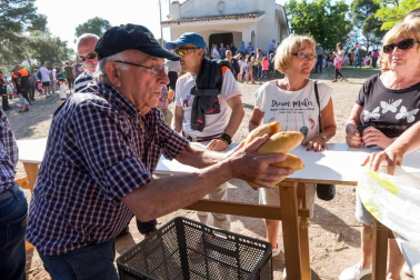 Cientos de tudelanos cumplieron con la tradición este martes 22 de mayo y acudieron a la ermita de la santa en la romería.