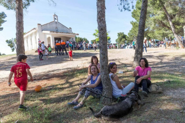 Cientos de tudelanos cumplieron con la tradición este martes 22 de mayo y acudieron a la ermita de la santa en la romería.