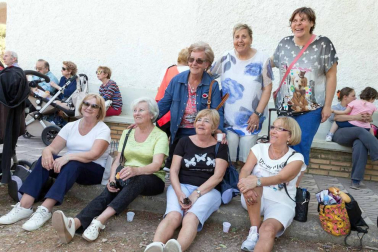Cientos de tudelanos cumplieron con la tradición este martes 22 de mayo y acudieron a la ermita de la santa en la romería.