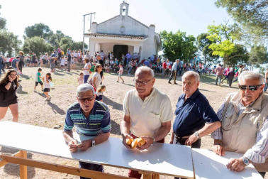 Cientos de tudelanos cumplieron con la tradición este martes 22 de mayo y acudieron a la ermita de la santa en la romería.