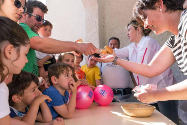 Cientos de tudelanos cumplieron con la tradición este martes 22 de mayo y acudieron a la ermita de la santa en la romería.