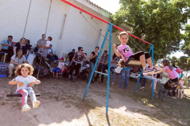 Cientos de tudelanos cumplieron con la tradición este martes 22 de mayo y acudieron a la ermita de la santa en la romería.